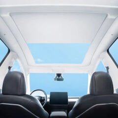 Tesla Model Y Otomatik Tavan Perdesi